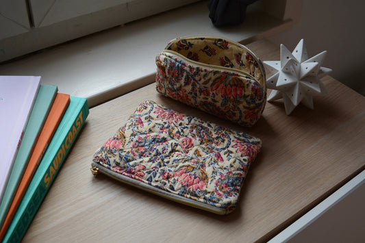 Housse à liseuse en tissu matelassé et fleuri multicolore - Maisonlili