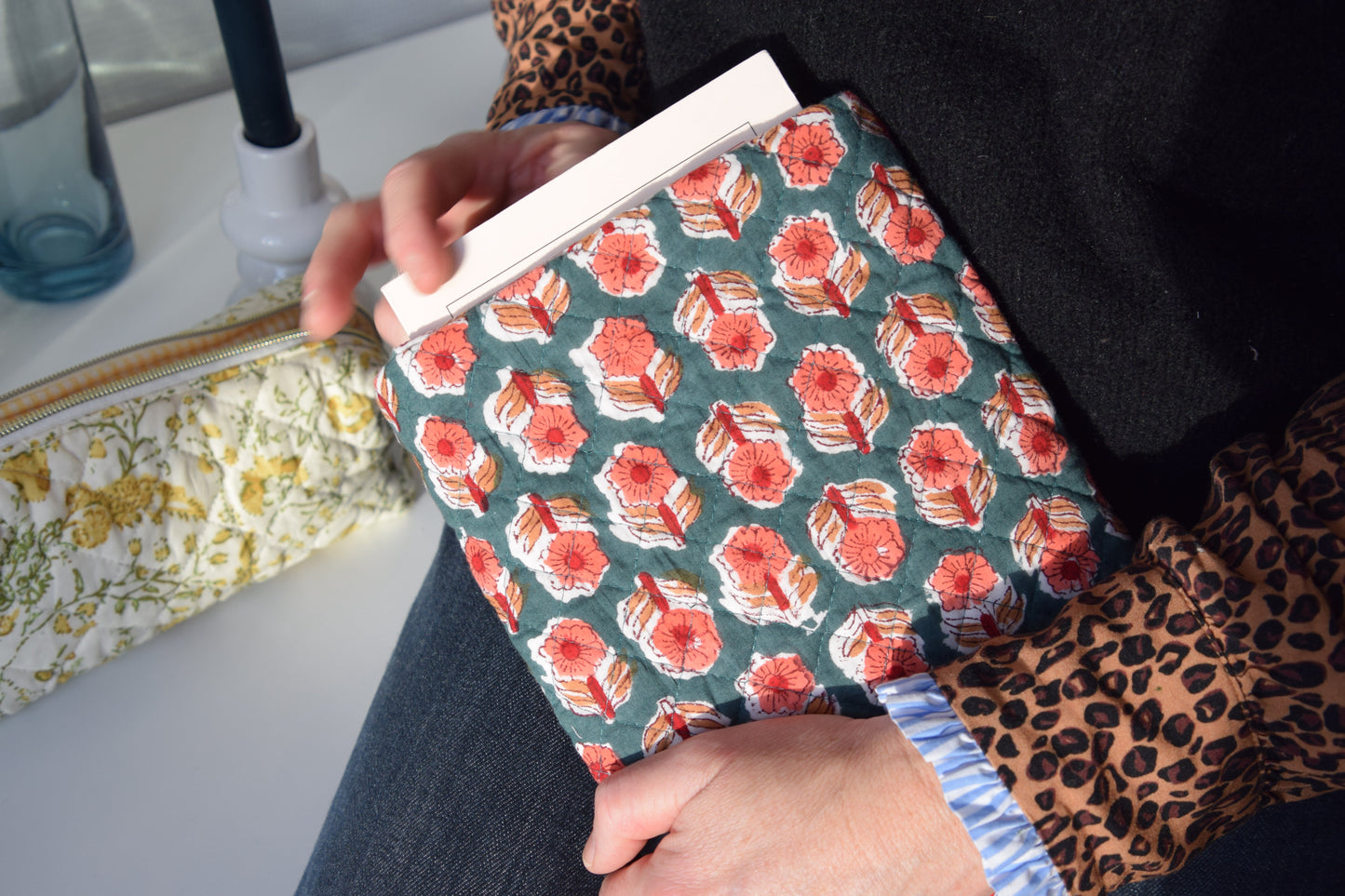 Housse à livre en tissu matelassé fleuri vert et orange - Maisonlili