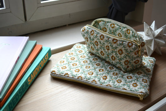 Housse pour Ipad en tissu matelassé fleuri vert et jaune - Maisonlili