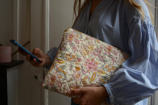 Housse pour ordinateur 13 pouces en tissu fleuri et matelassé aux motifs printaniers - Maisonlili