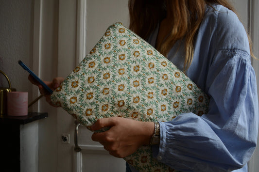 Housse pour ordinateur 13 pouces en tissu fleuri et matelassé vert et jaune - Maisonlili