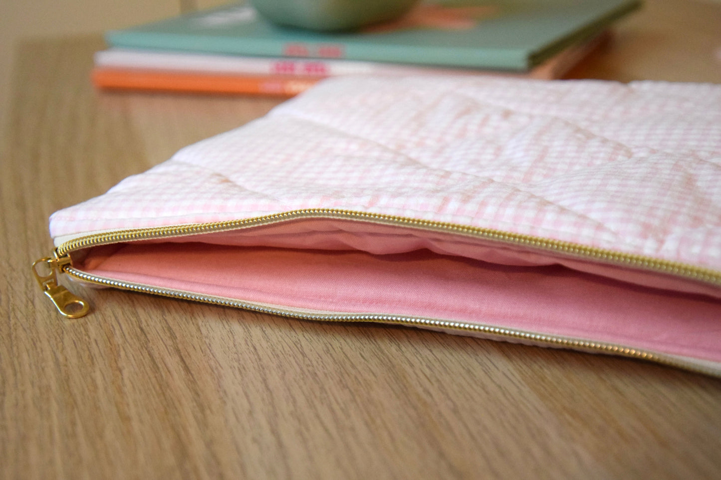 Housse pour ordinateur 13 pouces en vichy rose, intérieur uni rose - Maisonlili