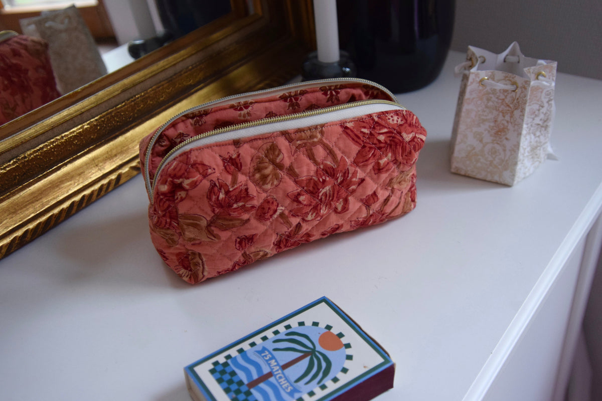 Trousse scolaire en tissu matelassé et fleuri modèle Chloé - Maisonlili