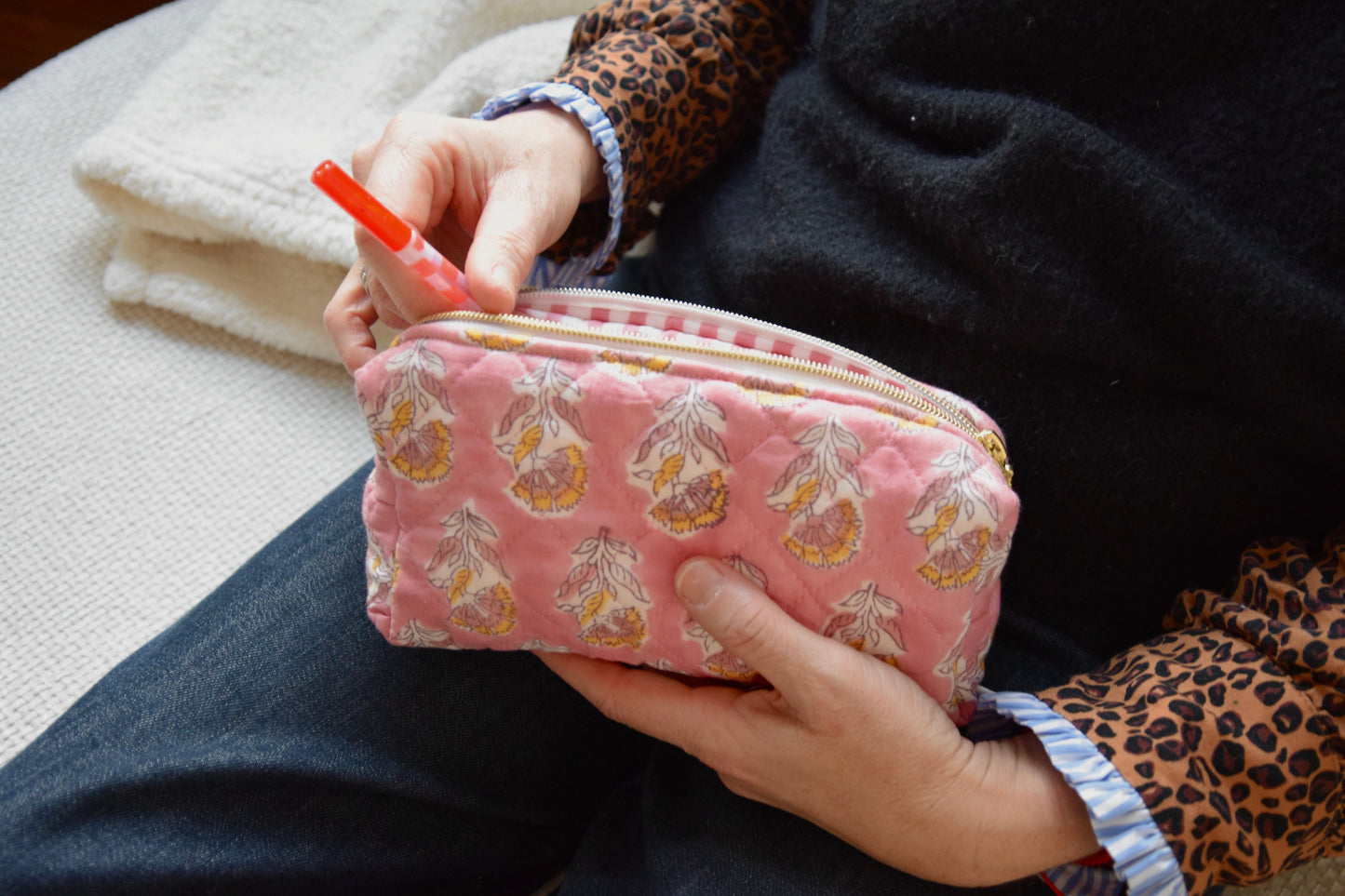 Trousse scolaire en tissu matelassé et fleuri rose Maisonlili