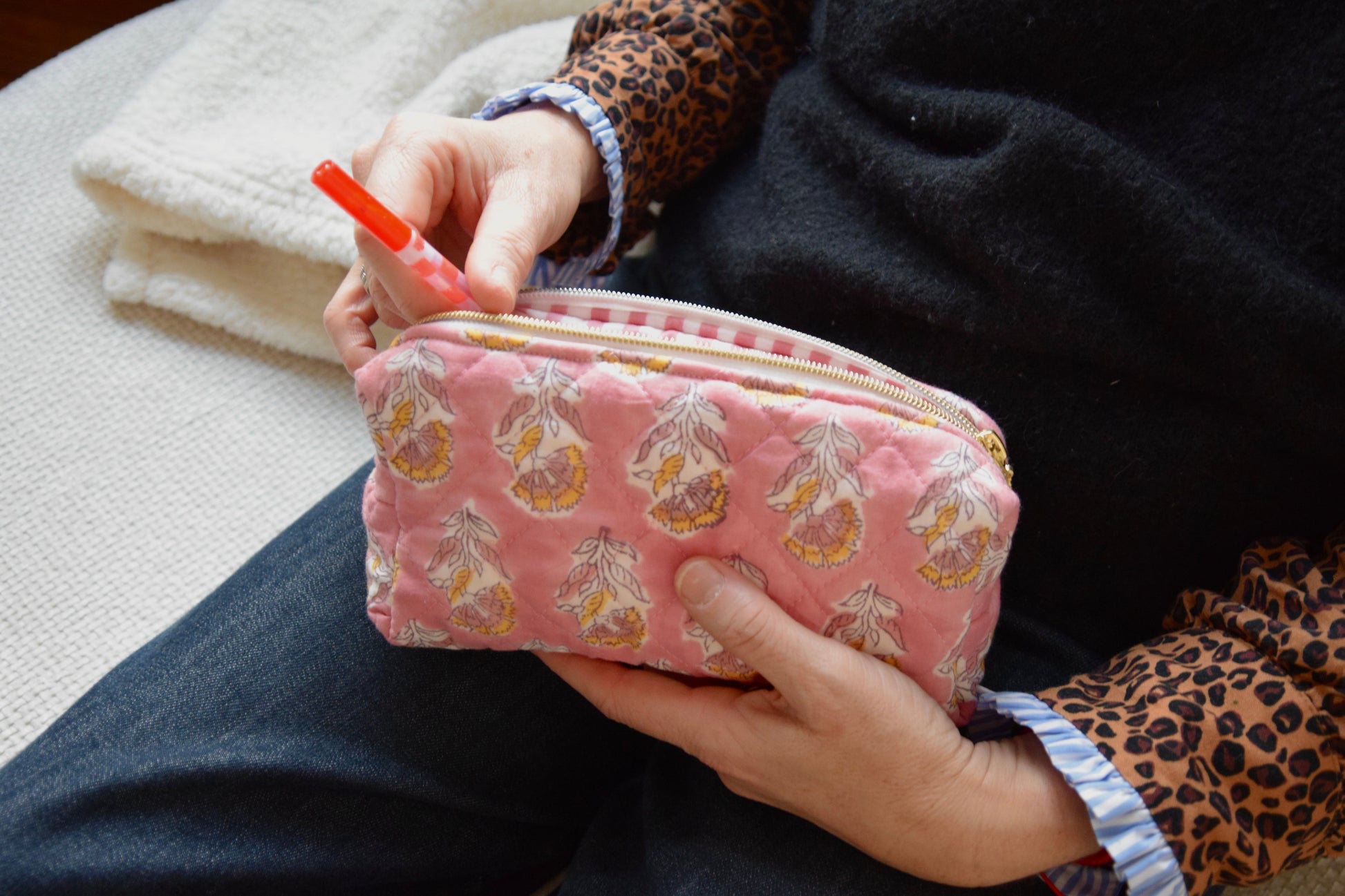 Trousse scolaire en tissu matelassé et fleuri rose Maisonlili