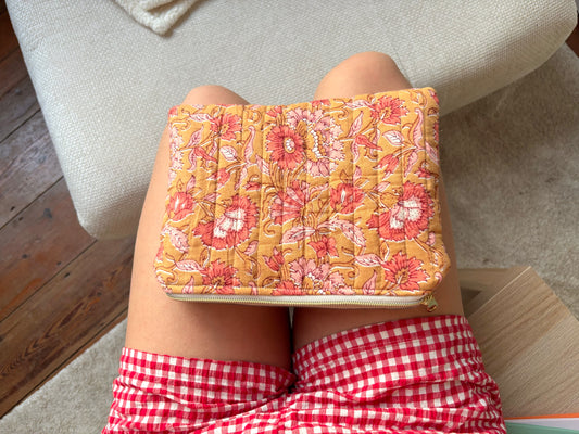 Housse à liseuse en tissu matelassé à fleurs roses et oranges