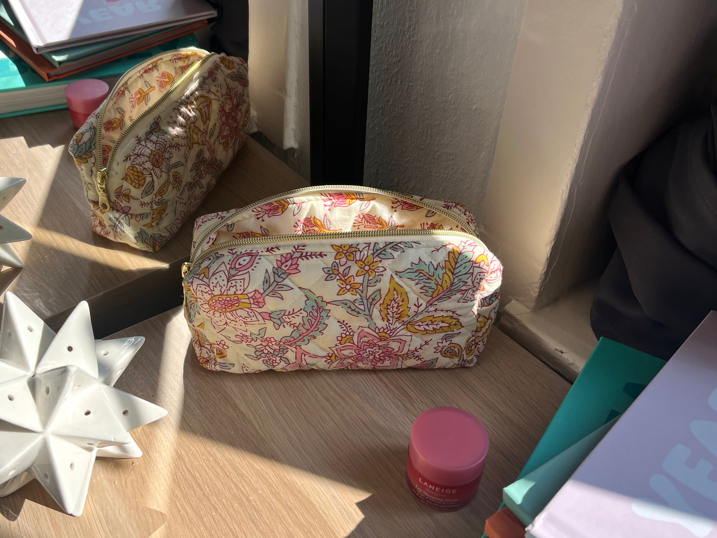 Trousse scolaire en tissu matelassé aux motifs printaniers