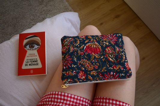 Housse à liseuse en tissu matelassé et fleuri bleu et rouge - Maisonlili