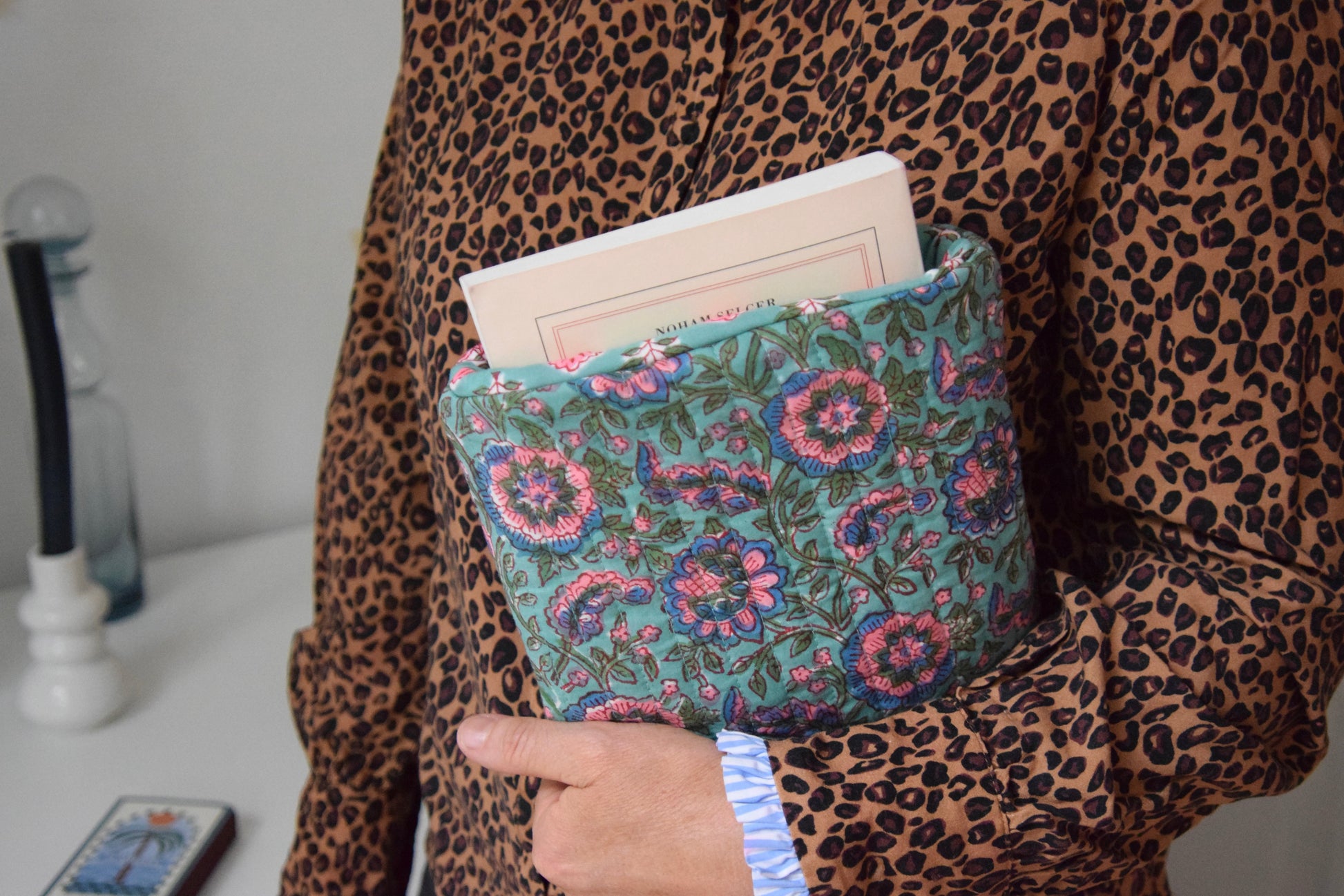 Housse à livre en tissu matelassé fleuri aux motifs vert d'eau - Maisonlili