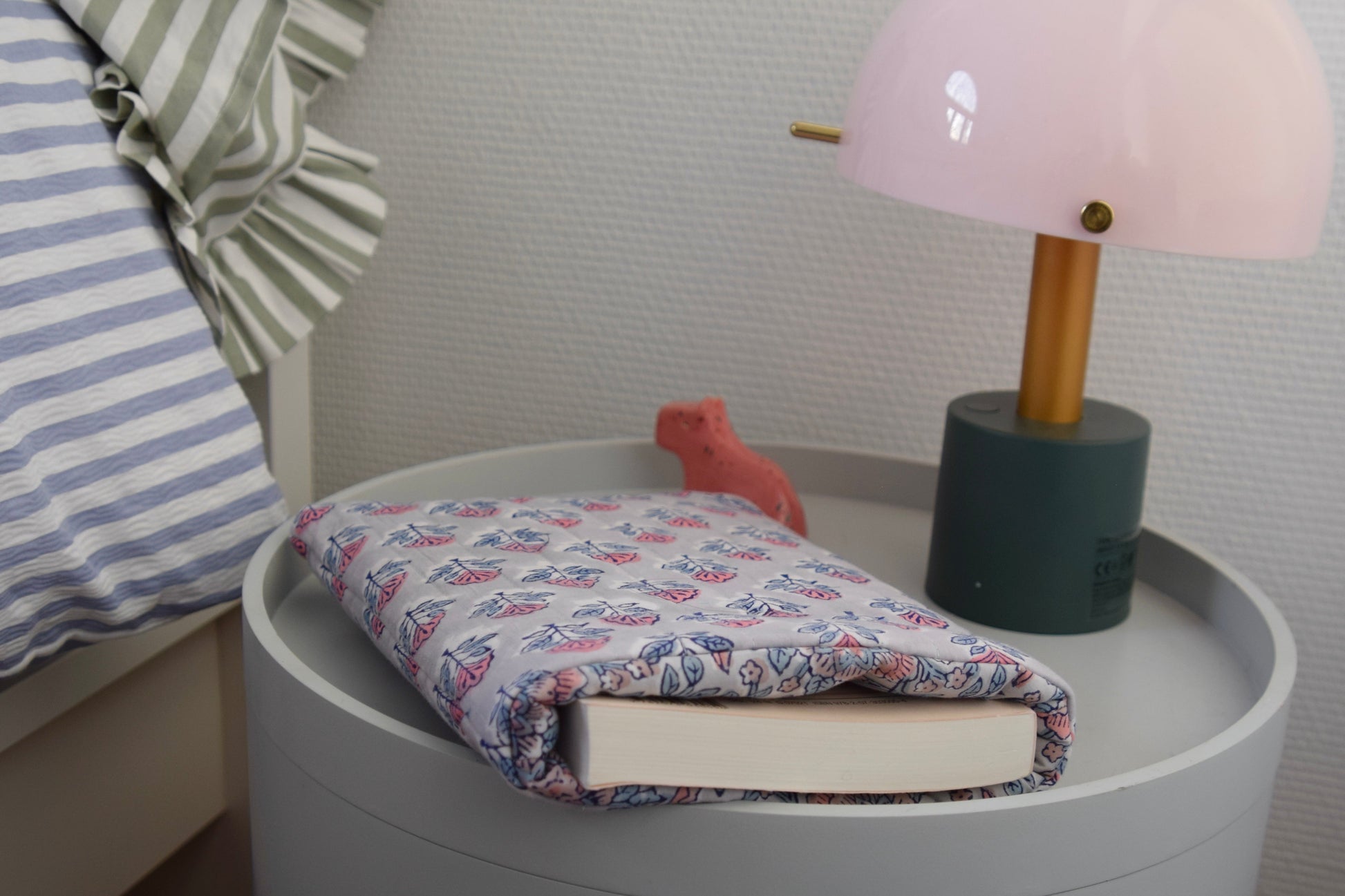 Housse à livre en tissu matelassé gris et violet - Maisonlili