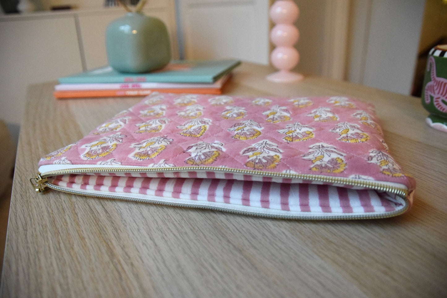 Housse pour Ipad 11 pouces en tissu fleuri et matelassé à fleurs roses - Maisonlili