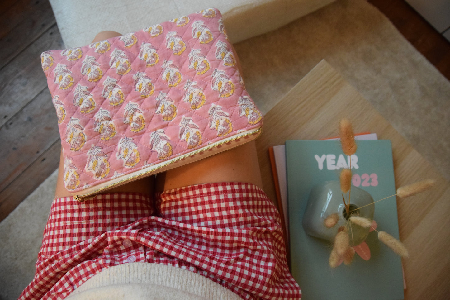 Housse pour Ipad 11 pouces en tissu fleuri et matelassé à fleurs roses - Maisonlili