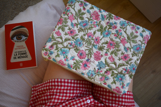 Housse pour Ipad en tissu matelassé à fleurs, intérieur rayé bleu - Maisonlili