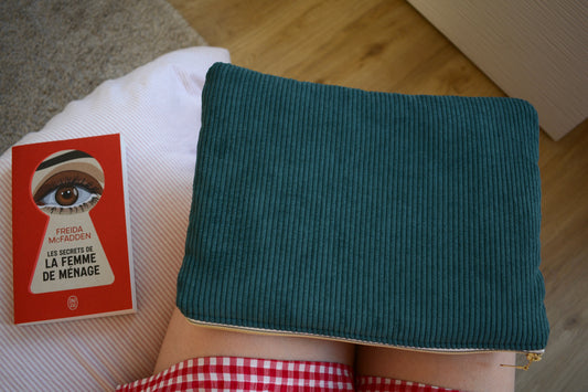 Housse pour Ipad en velours cotelé vert sapin, intérieur toile de jouy - Maisonlili