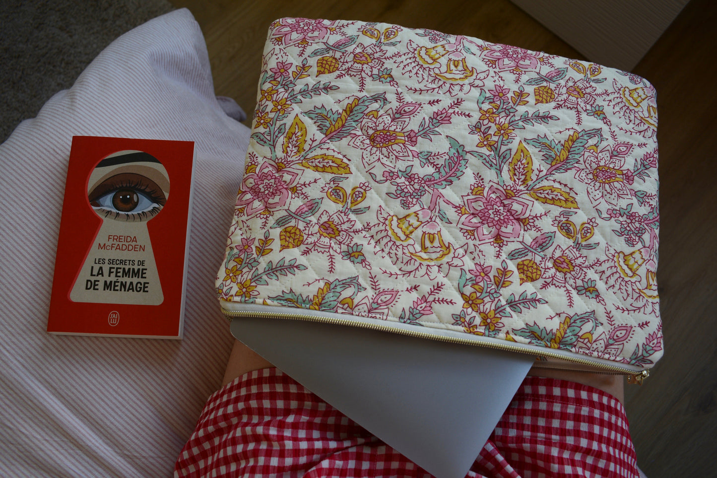 Housse pour ordinateur 13 pouces en tissu fleuri et matelassé aux motifs printaniers - Maisonlili