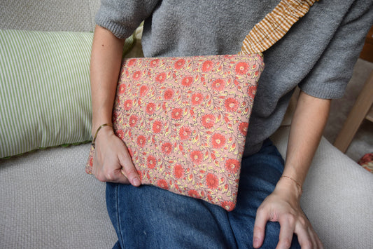 Housse pour ordinateur 13 pouces en tissu fleuri et matelassé modèle Léonie - Maisonlili