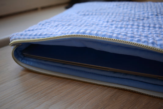 Housse pour ordinateur 13 pouces en vichy bleu, intérieur bleu uni - Maisonlili