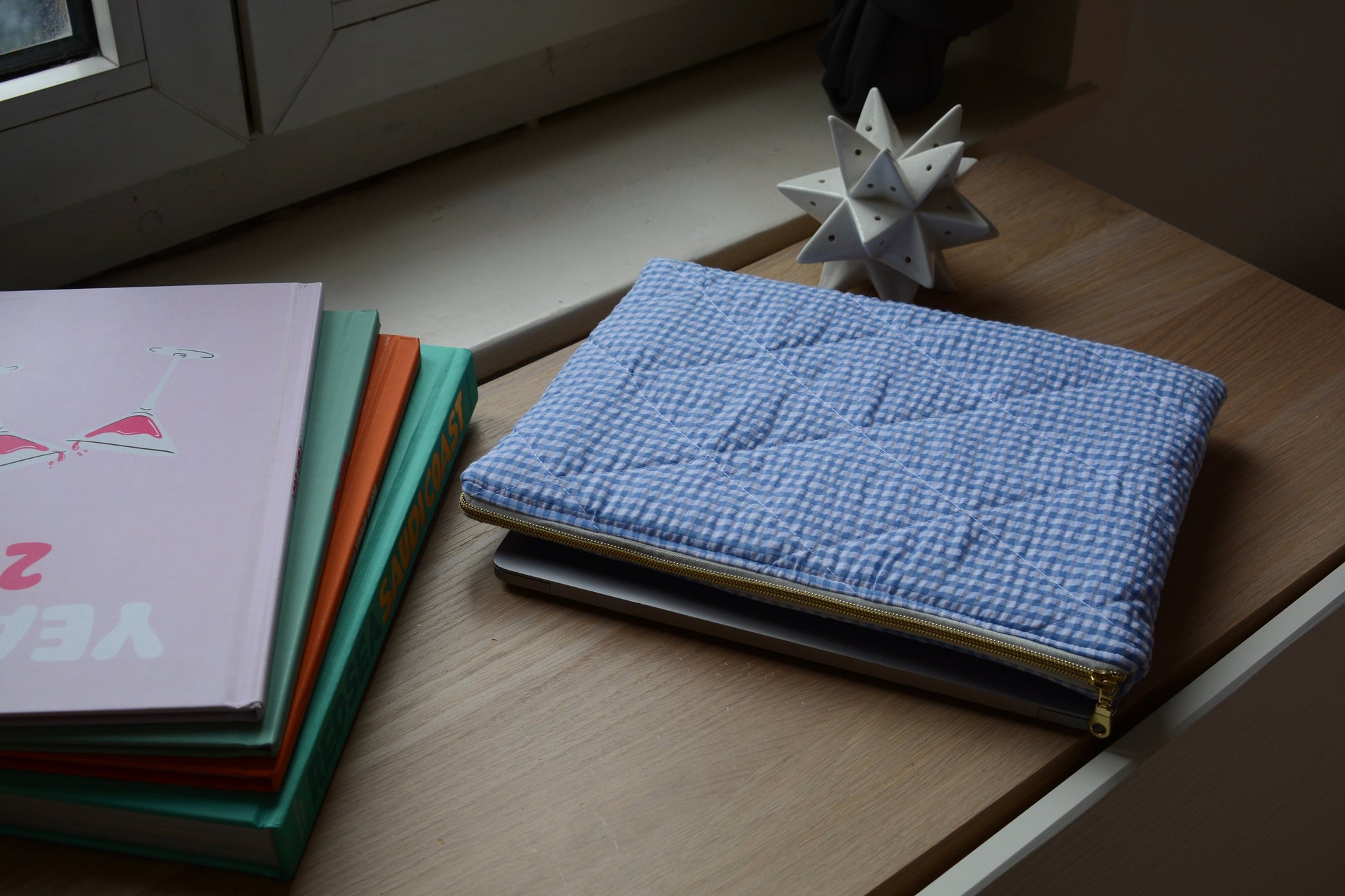 Housse pour ordinateur 13 pouces en vichy bleu, intérieur bleu uni - Maisonlili