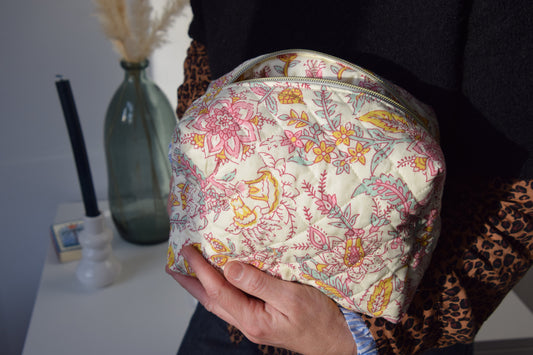 Trousse de toilette en tissu matelassé aux motifs printaniers - Maisonlili