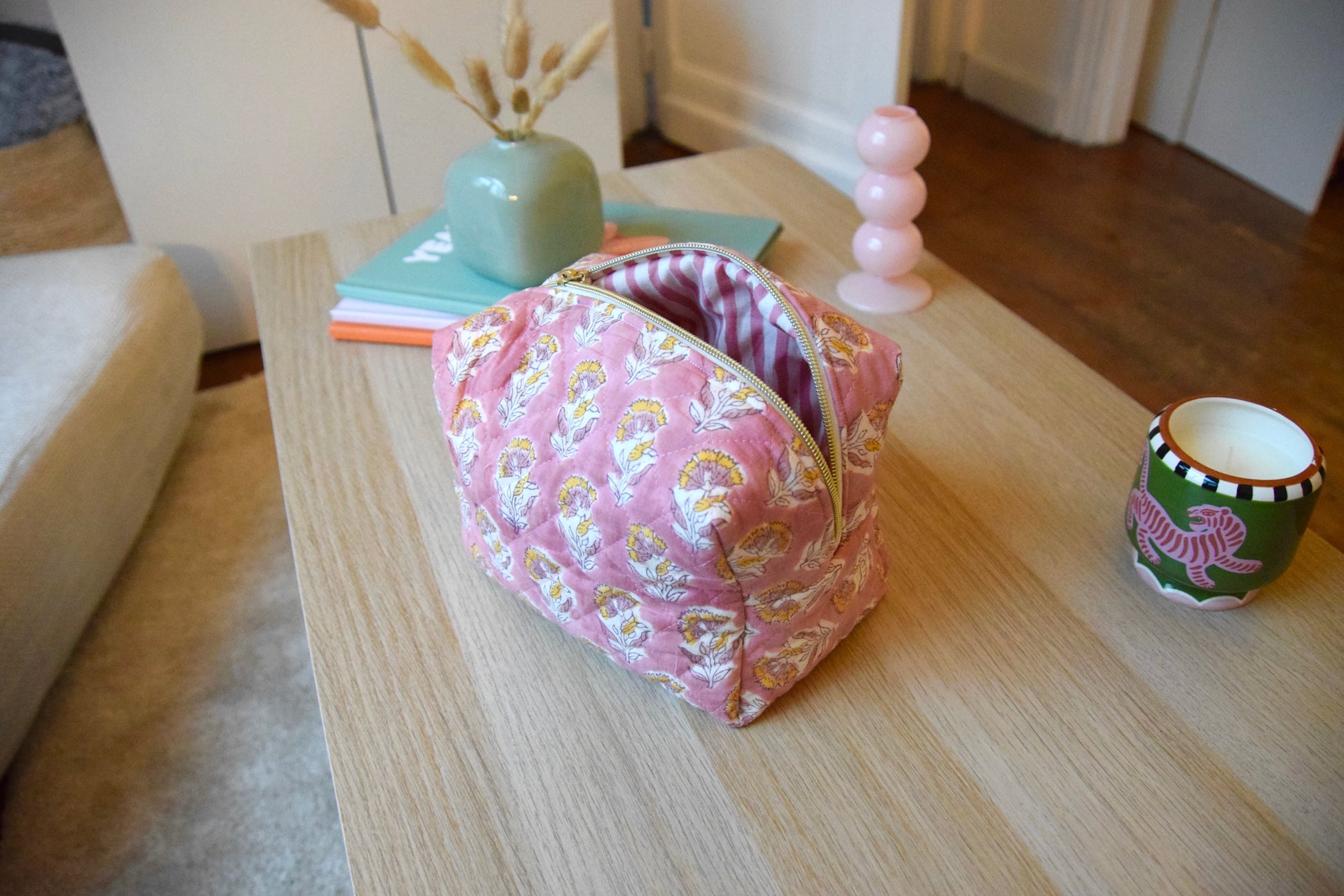 Trousse de toilette en tissu matelassé fleuri rose - Maisonlili