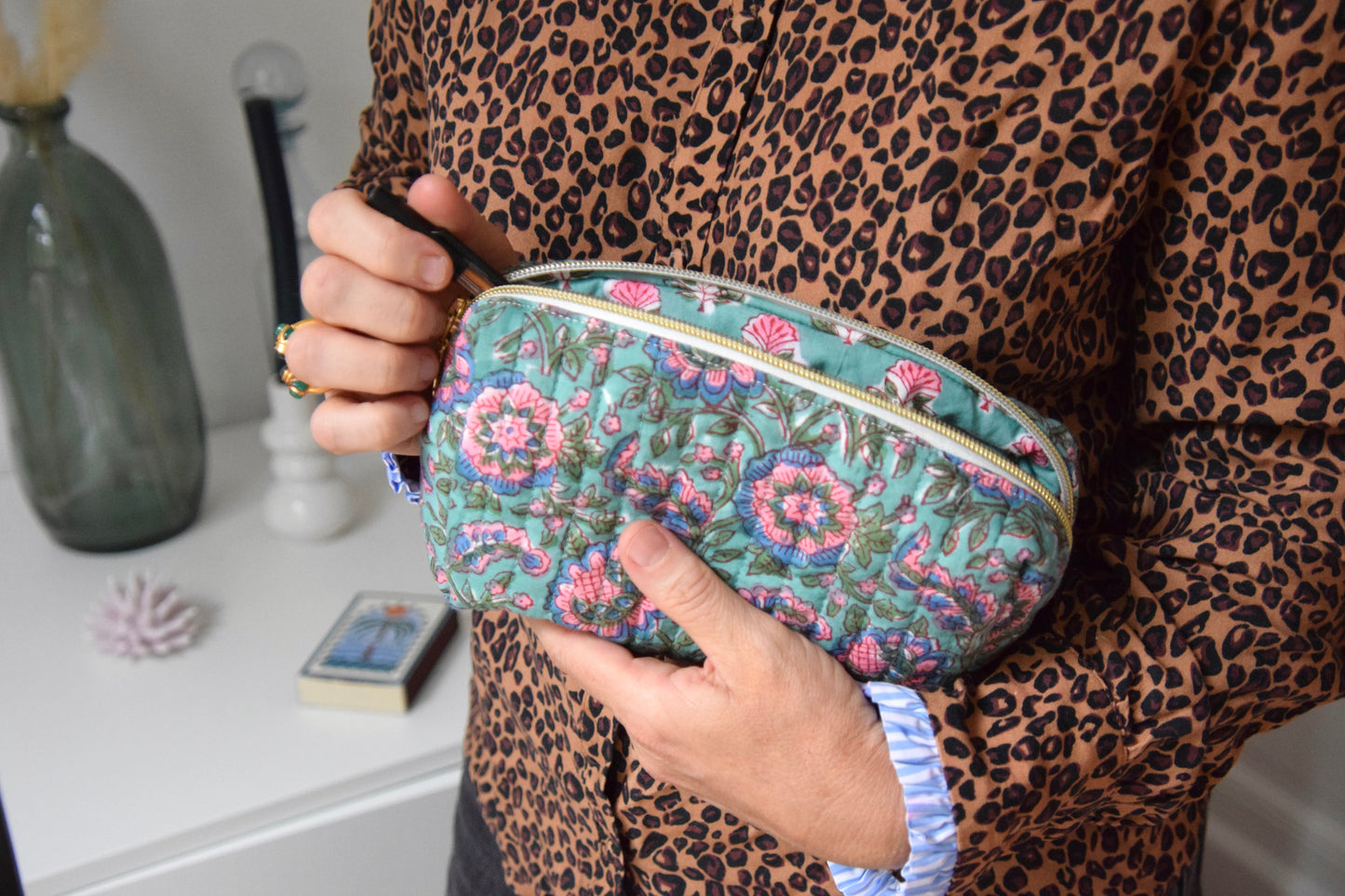 Trousse scolaire en tissu matelassé aux motifs vert d'eau - Maisonlili